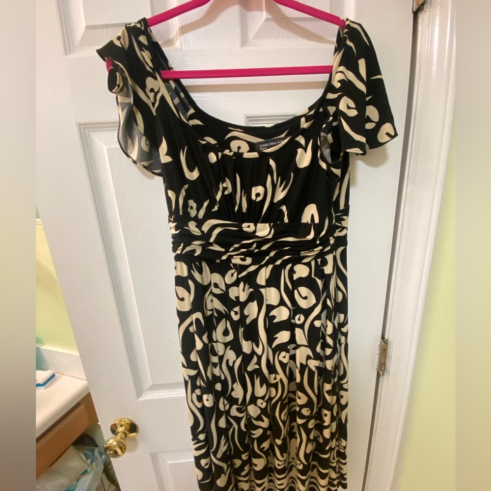 Black/cream dress jones New York
